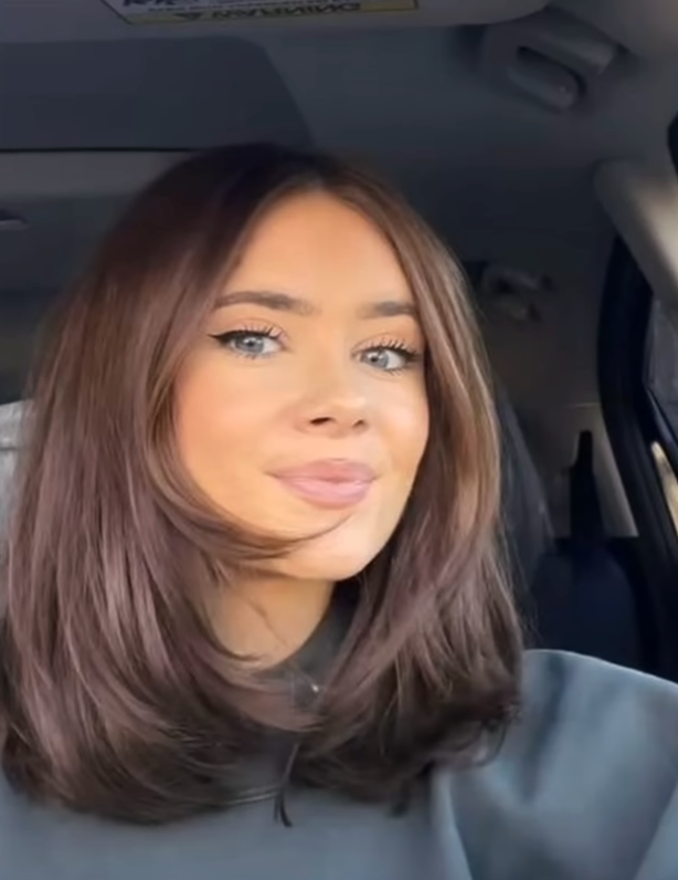 Italian Bob | Lace Front Heat Friendly Synthetic Wig | 12" Inch | Invisible Layer Collection