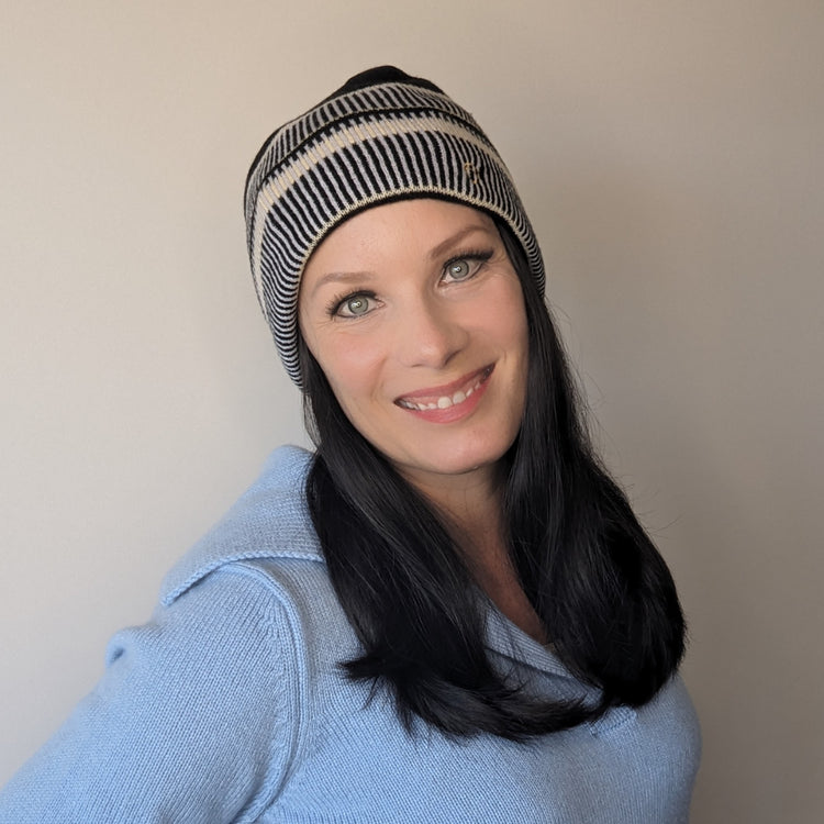 14"-inch-off-black-beanie-wig-right-side