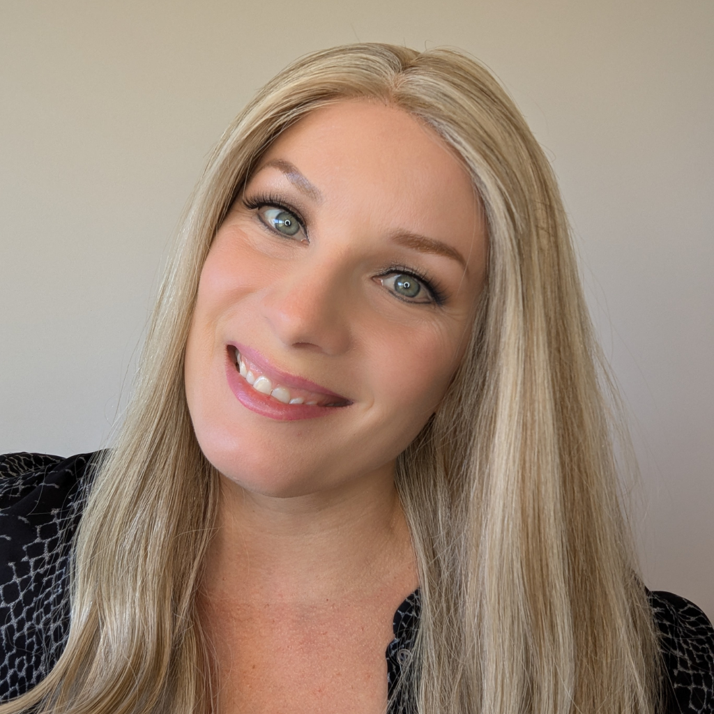 lace front wig human hair beige blonde front zoomed in